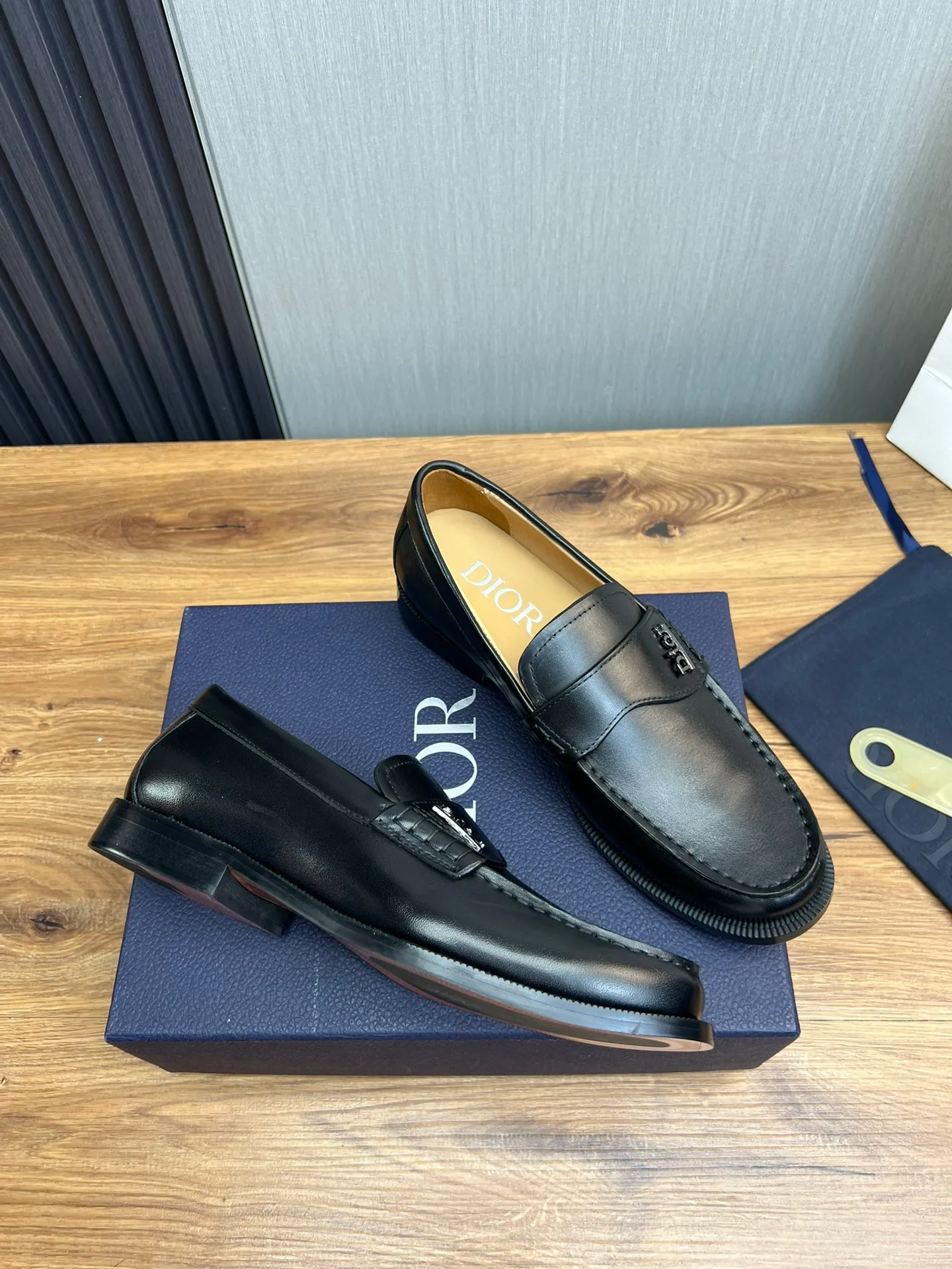 Men's men's shoes💰560💰 Dior. Men's business casual leather shoes👞all use imported original brand leather materials, just to create a more comfortable wearing experience. Upper: original cowhide, open edge beaded cowhide➕imported sheepskin lining, original non-slip and wear-resistant rubber outsole✔️36-45 (38.45 non-refundable)